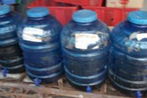 Phẩm màu + chất bảo quản = "Nước mắm hảo hạng" Phẩm màu + chất bảo quản = "Nước mắm hảo hạng"