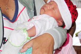 Giúp trẻ sơ sinh phát triển tâm lý lành mạnh Giúp trẻ sơ sinh phát triển tâm lý lành mạnh