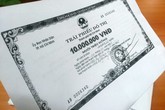 Tìm thấy trái phiếu tiền tỷ khi sang cát cho cha Tìm thấy trái phiếu tiền tỷ khi sang cát cho cha