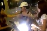 Kiều nữ đi SH tát cô gái chạy Vespa Kiều nữ đi SH tát cô gái chạy Vespa