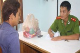 Nửa đêm đi trộm 15 chiếc nội y phụ nữ Nửa đêm đi trộm 15 chiếc nội y phụ nữ