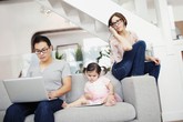 Khóc thét với những ông chồng trí thức Khóc thét với những ông chồng trí thức