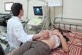 Đau đớn khi con bị ung thư buồng trứng mà mẹ không biết Đau đớn khi con bị ung thư buồng trứng mà mẹ không biết