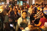 Khu dân cư náo loạn vì 7 HS “mất tích” trong 6 giờ Khu dân cư náo loạn vì 7 HS “mất tích” trong 6 giờ