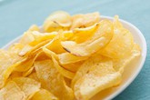 8 loại đồ ăn bé cần tránh xa 8 loại đồ ăn bé cần tránh xa
