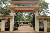 Nữ giáo viên bị cấm mặc váy lên lớp Nữ giáo viên bị cấm mặc váy lên lớp