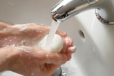 Năm bước rửa đúng cách giúp ngừa mụn hiệu quả Năm bước rửa đúng cách giúp ngừa mụn hiệu quả