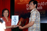 Con gái Đại tướng Võ Nguyên Giáp nhận phác thảo tượng cha Con gái Đại tướng Võ Nguyên Giáp nhận phác thảo tượng cha