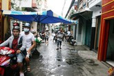 Kinh hãi nam thanh niên vừa hát vừa tự dùng dao cắt cổ Kinh hãi nam thanh niên vừa hát vừa tự dùng dao cắt cổ