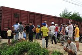 Kinh hoàng ông lão 83 tuổi bị tàu hỏa kéo lê trên đường ray gần 20m Kinh hoàng ông lão 83 tuổi bị tàu hỏa kéo lê trên đường ray gần 20m