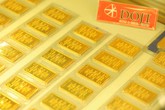Vàng bất ngờ tăng mạnh, lên sát mốc 39 triệu đồng/lượng Vàng bất ngờ tăng mạnh, lên sát mốc 39 triệu đồng/lượng