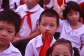 Bé khiếm thính 6 tuổi trọ học một mình ở Thủ đô Bé khiếm thính 6 tuổi trọ học một mình ở Thủ đô