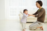 Bé tập đi và những điều khiến bạn bất ngờ Bé tập đi và những điều khiến bạn bất ngờ