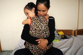 Bé gái Việt giống Nick Vujicic được lắp chân tay Bé gái Việt giống Nick Vujicic được lắp chân tay