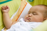 Điều mẹ nên tránh khi bé thức giấc lúc nửa đêm Điều mẹ nên tránh khi bé thức giấc lúc nửa đêm