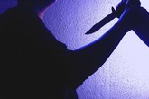 Dã man con trai đâm mẹ chết thảm, bố thương nặng Dã man con trai đâm mẹ chết thảm, bố thương nặng
