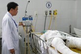 Ba ơi, con đau lắm! Ba ơi, con đau lắm!
