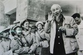 Người phụ nữ dân tộc H’re 5 lần gặp Bác Hồ Người phụ nữ dân tộc H’re 5 lần gặp Bác Hồ