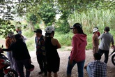 Người chồng bất ngờ tự tử để lại vợ con bơ vơ Người chồng bất ngờ tự tử để lại vợ con bơ vơ