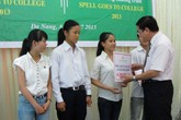 Trao học bổng cho 47 tân sinh viên nghèo vượt khó Trao học bổng cho 47 tân sinh viên nghèo vượt khó