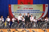 Tặng 200 xe đạp cho học sinh nghèo vượt khó Tặng 200 xe đạp cho học sinh nghèo vượt khó