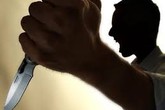 Đang nằm ngủ bị anh vợ cầm dao xông vào đâm liên tiếp Đang nằm ngủ bị anh vợ cầm dao xông vào đâm liên tiếp