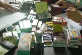 Bắt người phụ nữ bán thuốc kích dục ở chợ Đông Hà Bắt người phụ nữ bán thuốc kích dục ở chợ Đông Hà