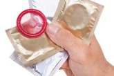 Suýt hỏng “cậu bé” vì bao cao su rung Suýt hỏng “cậu bé” vì bao cao su rung