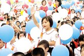 Đón chào sự kiện “Dân số Việt Nam đạt 90 triệu người” Đón chào sự kiện “Dân số Việt Nam đạt 90 triệu người”