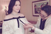 Giám đốc Chanel thuê khách sạn 5 sao để... thử váy 2 tỷ cho Lý Nhã Kỳ Giám đốc Chanel thuê khách sạn 5 sao để... thử váy 2 tỷ cho Lý Nhã Kỳ
