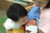 Lộ ảnh con gái đáng yêu của Ốc Thanh Vân Lộ ảnh con gái đáng yêu của Ốc Thanh Vân