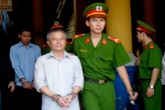 Nỗi lòng người cha dùng 'bom xăng' đốt gia đình con dâu Nỗi lòng người cha dùng 'bom xăng' đốt gia đình con dâu