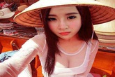 Angela Phương Trinh lại bị ném đá vì mặc áo dài khoe vòng 1 phản cảm Angela Phương Trinh lại bị ném đá vì mặc áo dài khoe vòng 1 phản cảm
