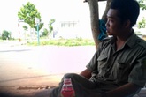 Hàng loạt nữ sinh hoảng sợ vì bị một gã đàn ông chặn đường, khoe “của nợ” Hàng loạt nữ sinh hoảng sợ vì bị một gã đàn ông chặn đường, khoe “của nợ”