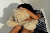 Giở trò hiếp dâm bé gái 5 tuổi, nam sinh lớp 10 lĩnh án Giở trò hiếp dâm bé gái 5 tuổi, nam sinh lớp 10 lĩnh án