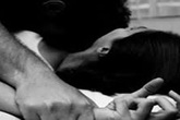 Một nữ nhân viên massage bị hiếp dâm Một nữ nhân viên massage bị hiếp dâm