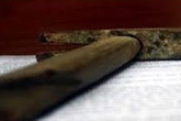Mẹ thất kinh bị con trai dùng búa đánh thủng sọ Mẹ thất kinh bị con trai dùng búa đánh thủng sọ