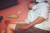 Trộm ngủ quên trong ngân hàng Trộm ngủ quên trong ngân hàng
