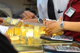 Giá vàng trong nước cắm đầu đi xuống Giá vàng trong nước cắm đầu đi xuống