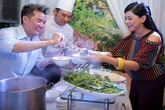 Mr Đàm tự tay nấu bún cá cho bố mẹ chồng Hà Tăng Mr Đàm tự tay nấu bún cá cho bố mẹ chồng Hà Tăng