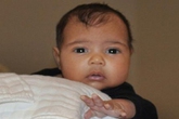 Lộ ảnh con gái Kim ‘siêu vòng 3’ và Kanye West Lộ ảnh con gái Kim ‘siêu vòng 3’ và Kanye West