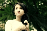 Vân Hugo lên án hành động đánh người yêu của Yanbi Vân Hugo lên án hành động đánh người yêu của Yanbi