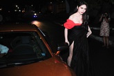 Thủy Tiên mặc sexy lái siêu xe hơn 10 tỷ đi hát Thủy Tiên mặc sexy lái siêu xe hơn 10 tỷ đi hát