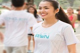 Tăng Thanh Hà chạy bộ vẫn rạng rỡ Tăng Thanh Hà chạy bộ vẫn rạng rỡ