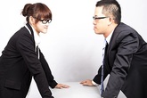 Đàn ông có vợ cùng cơ quan, khổ ơi là khổ! Đàn ông có vợ cùng cơ quan, khổ ơi là khổ!