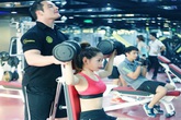 Hotgirl ChiPu khoe eo con kiến trong phòng tập gym Hotgirl ChiPu khoe eo con kiến trong phòng tập gym