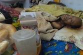 Người đàn ông bại liệt bị bỏ mặc trong ngôi nhà khóa cửa Người đàn ông bại liệt bị bỏ mặc trong ngôi nhà khóa cửa