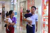 Lộ diện hai con song sinh đáng yêu nhà Phương Anh SMĐH Lộ diện hai con song sinh đáng yêu nhà Phương Anh SMĐH