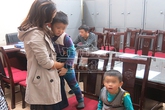 Hai cháu bé bị người tình của mẹ bắt cóc Hai cháu bé bị người tình của mẹ bắt cóc