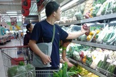 Tiểu thương Hà Nội "chưng hửng" vì om hàng ngày bão Tiểu thương Hà Nội "chưng hửng" vì om hàng ngày bão
